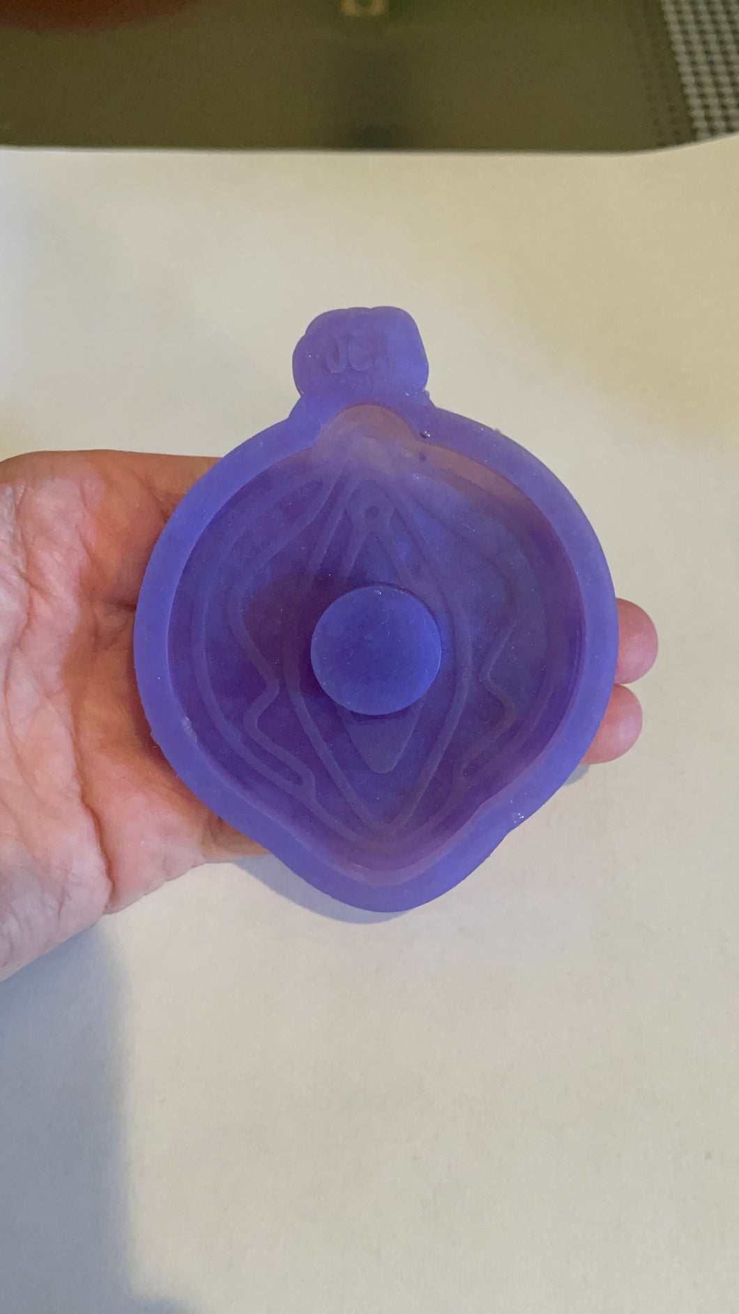 Vulva Sphere Stand  Mold