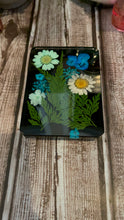 Load image into Gallery viewer, Blue Flower Faceted Paper Weight