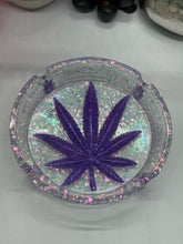 Load image into Gallery viewer, Purple Weed Leaf Glitter Ashtray