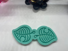 Load image into Gallery viewer, Leaf Charm Silicone Mold