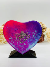 Load image into Gallery viewer, Octopus Glitter Heart With Stand