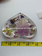 Load image into Gallery viewer, Dried Flowers Heart With Stand