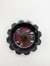 Load image into Gallery viewer, Black Glitter with Flower Crystal Dish