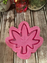 Load image into Gallery viewer, Pot  Leaf Shaped Ashtray Silicone Mold