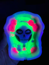 Load image into Gallery viewer, Neon Day of The Dead Dish