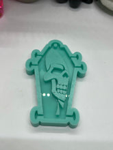 Load image into Gallery viewer, Coffin Skull Mask Holder Silicone Mold