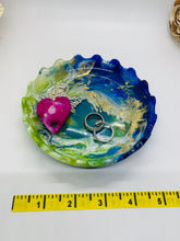 Load image into Gallery viewer, Round Earthy Trinket Dish
