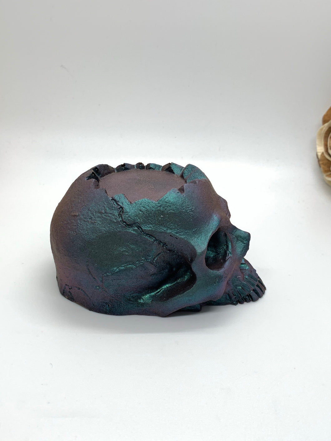 Color Shifting Skull Tea light Holder